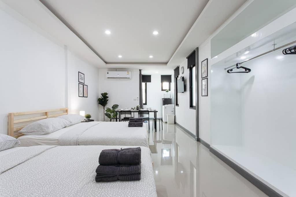 P4 Silom Large 2beds full kitchen WIFI 4-6pax Lägenhet Bangkok Exteriör bild