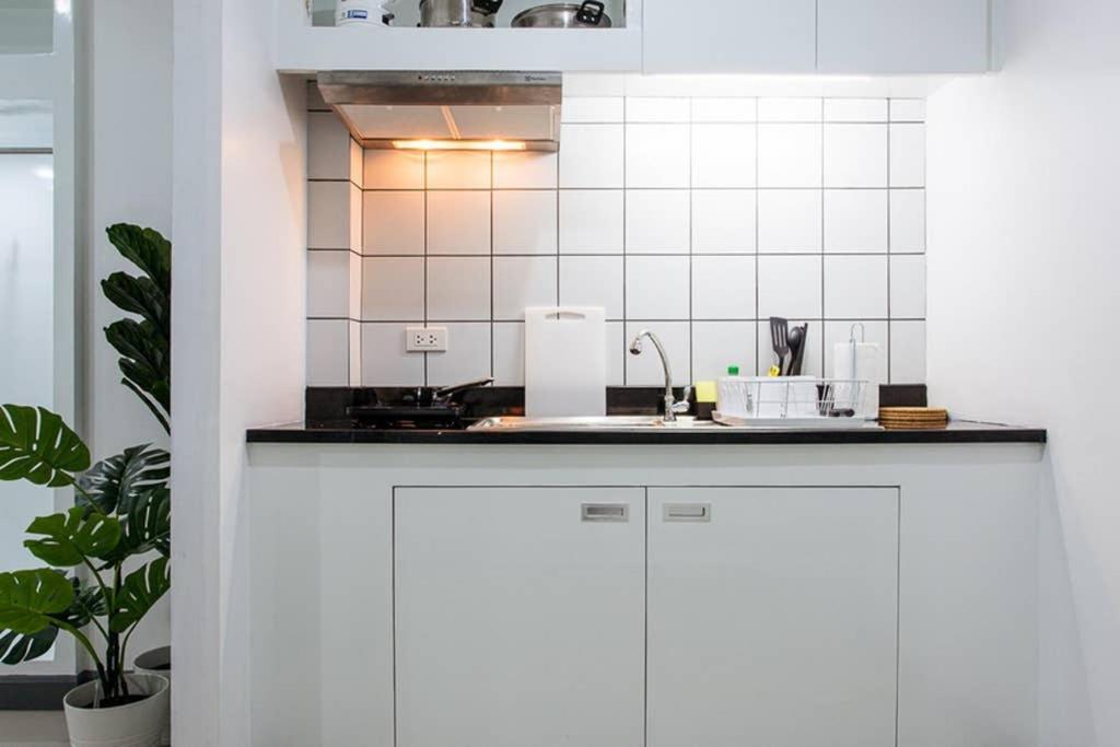P4 Silom Large 2beds full kitchen WIFI 4-6pax Lägenhet Bangkok Exteriör bild