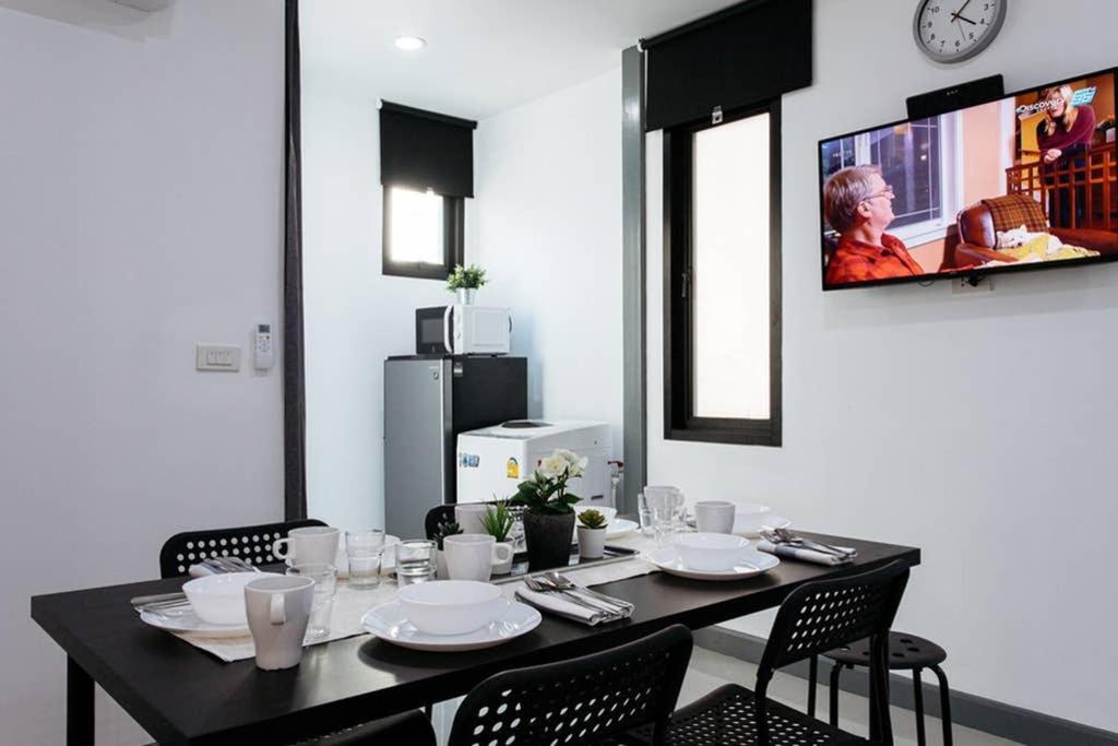 P4 Silom Large 2beds full kitchen WIFI 4-6pax Lägenhet Bangkok Exteriör bild